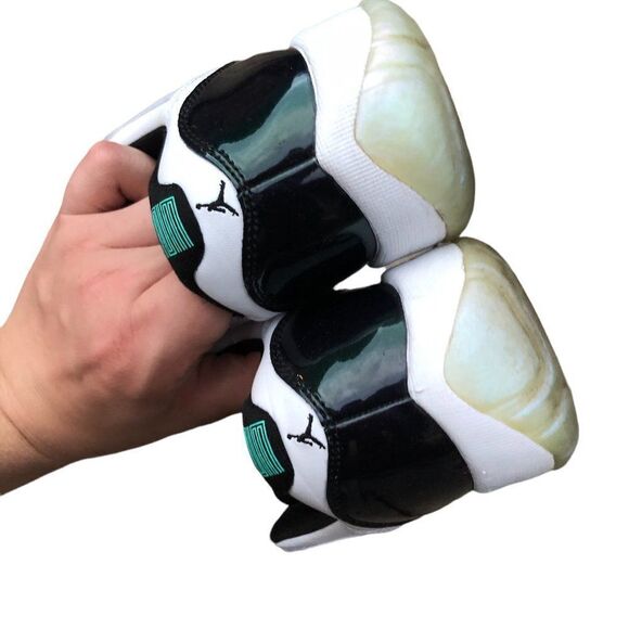 Rare 2017 air jordan 11 retro low iridescent 'Emerald' size 7 WITH BOX - Picture 7 of 16